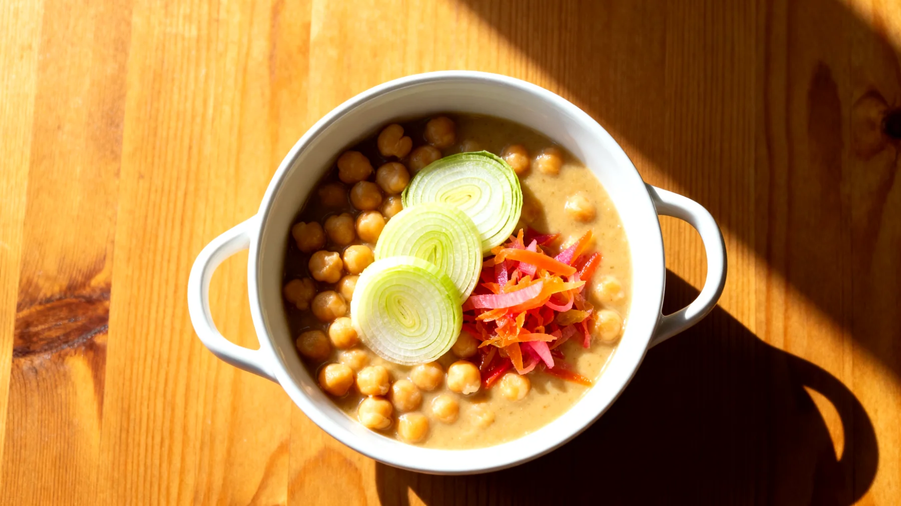 Fenchel-Kichererbsen-Suppe mit fermentiertem Gemüse"